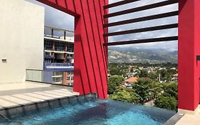 Luxurious Parkhurst 1